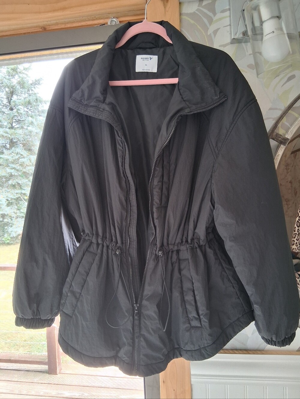 Old Navy Black Drawstring-Waist Puffer Jacket. Nice, Clean. Very Comfy.